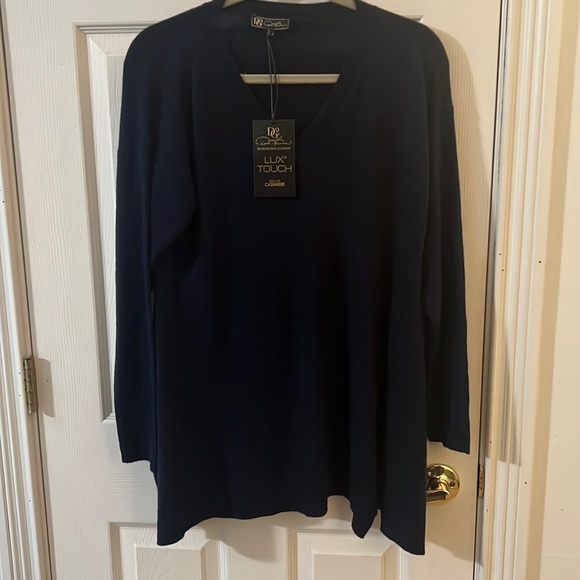 Navy sweater size medium - Picture 1 of 1